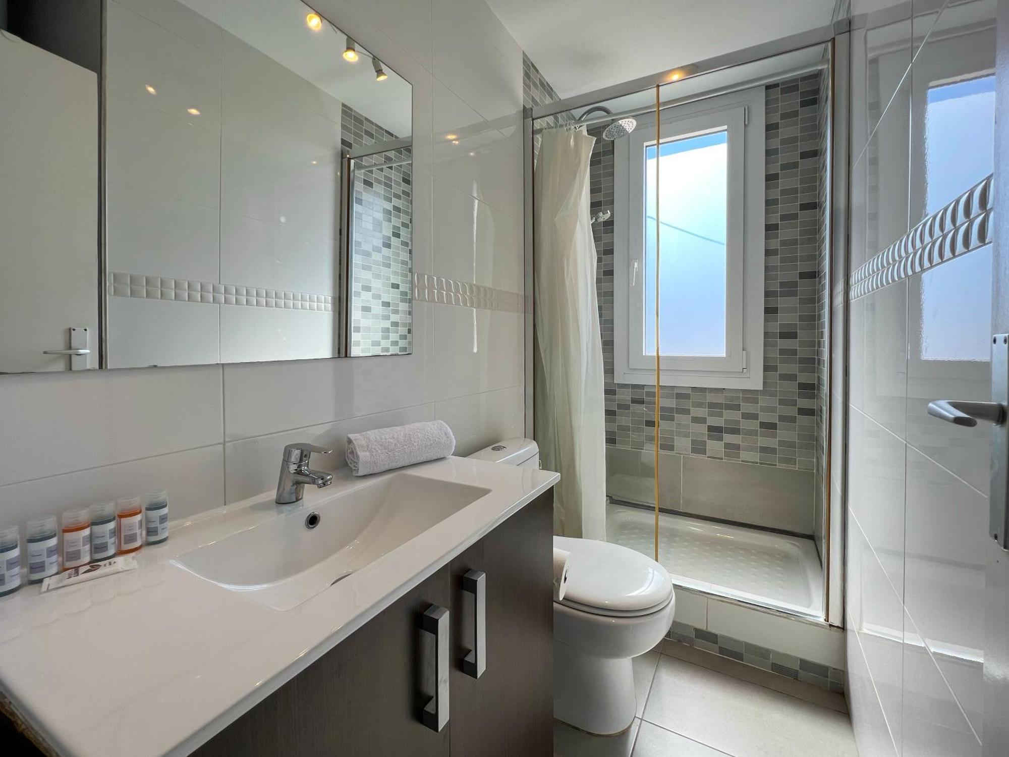 Stay U-Nique Apartments Seneca Barcelona Ngoại thất bức ảnh